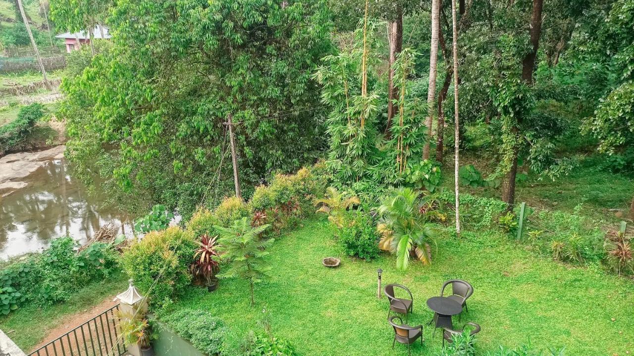 Hôtel Athirapilly On The Rocks à Athirappilly Extérieur photo