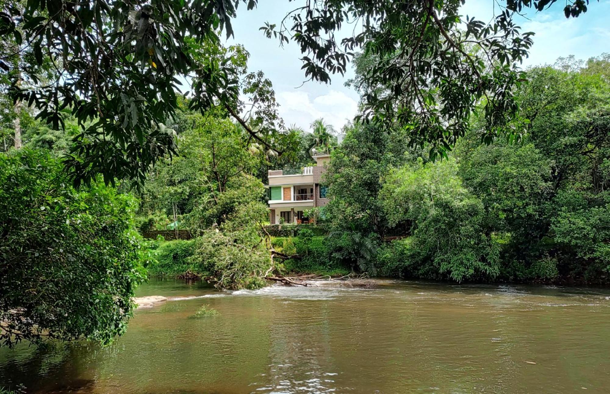 Hôtel Athirapilly On The Rocks à Athirappilly Extérieur photo